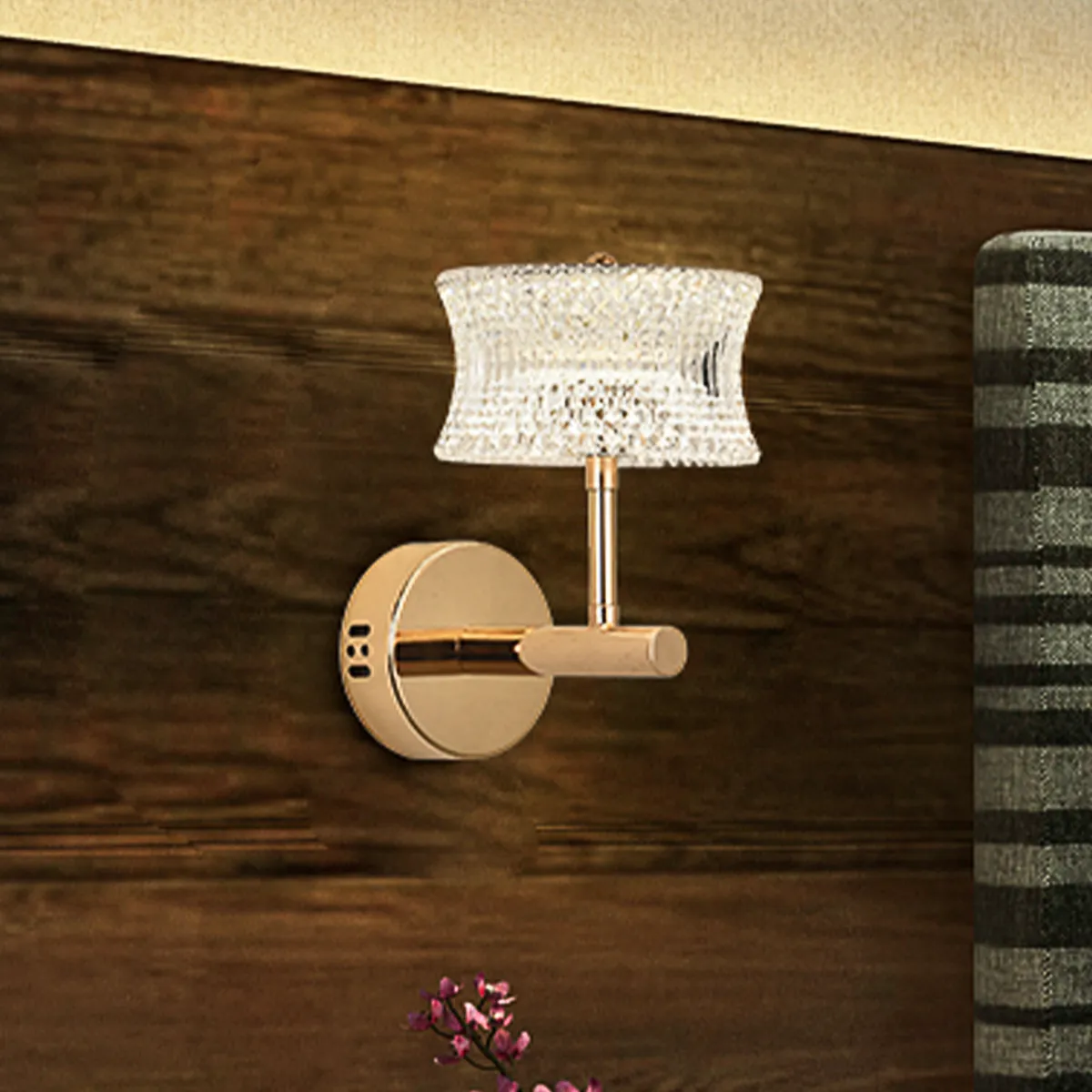 Modern Functional Gold Accent Wall Lighting | Magnific